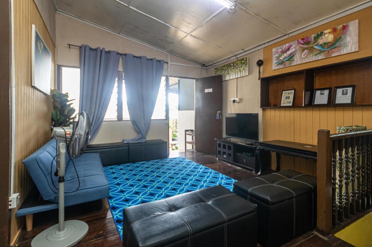 Aiza Homestay Opposite Abang Strawberry Taman Sedia Tanah Rata Exterior photo